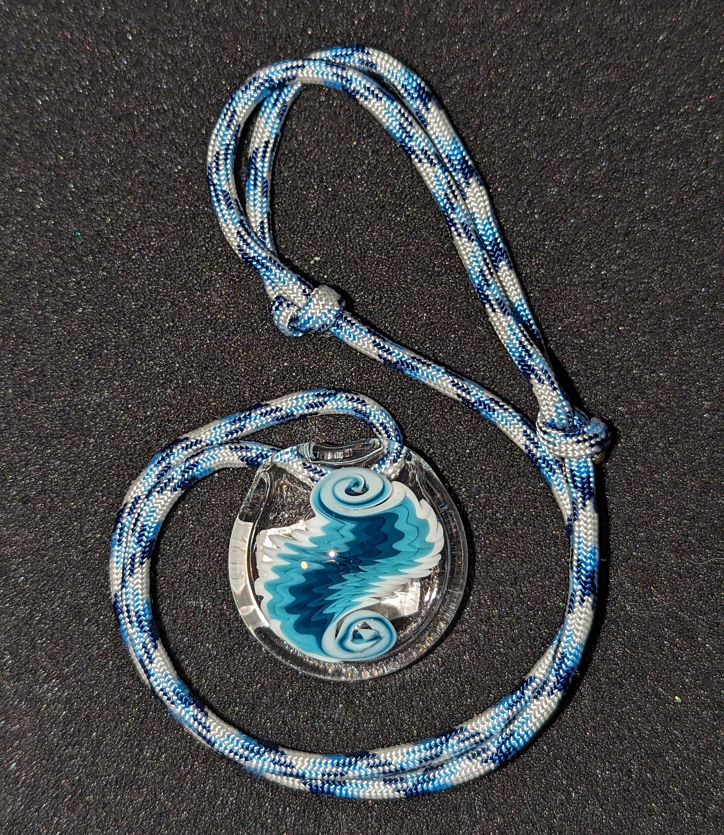 Ice-fade hollow pendant (UV)